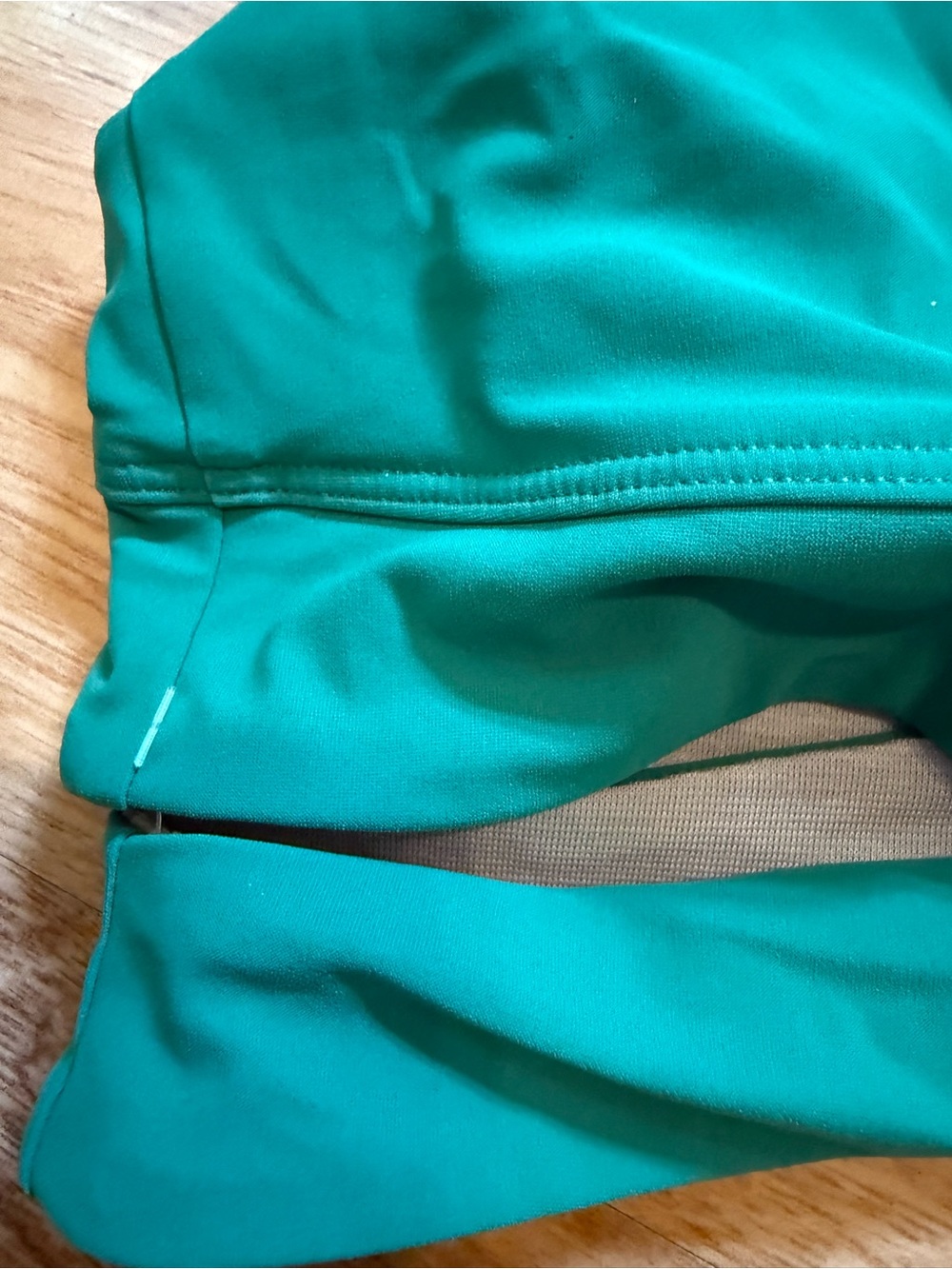 Lululemon Green Wrap Front Sports Bra XS Adjustable Straps - Picture 2 of 7
